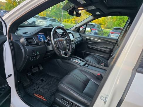 Used 2023 Honda Passport TrailSport image 15