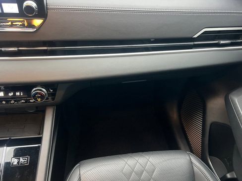 Used 2025 Mitsubishi Outlander SEL image 29