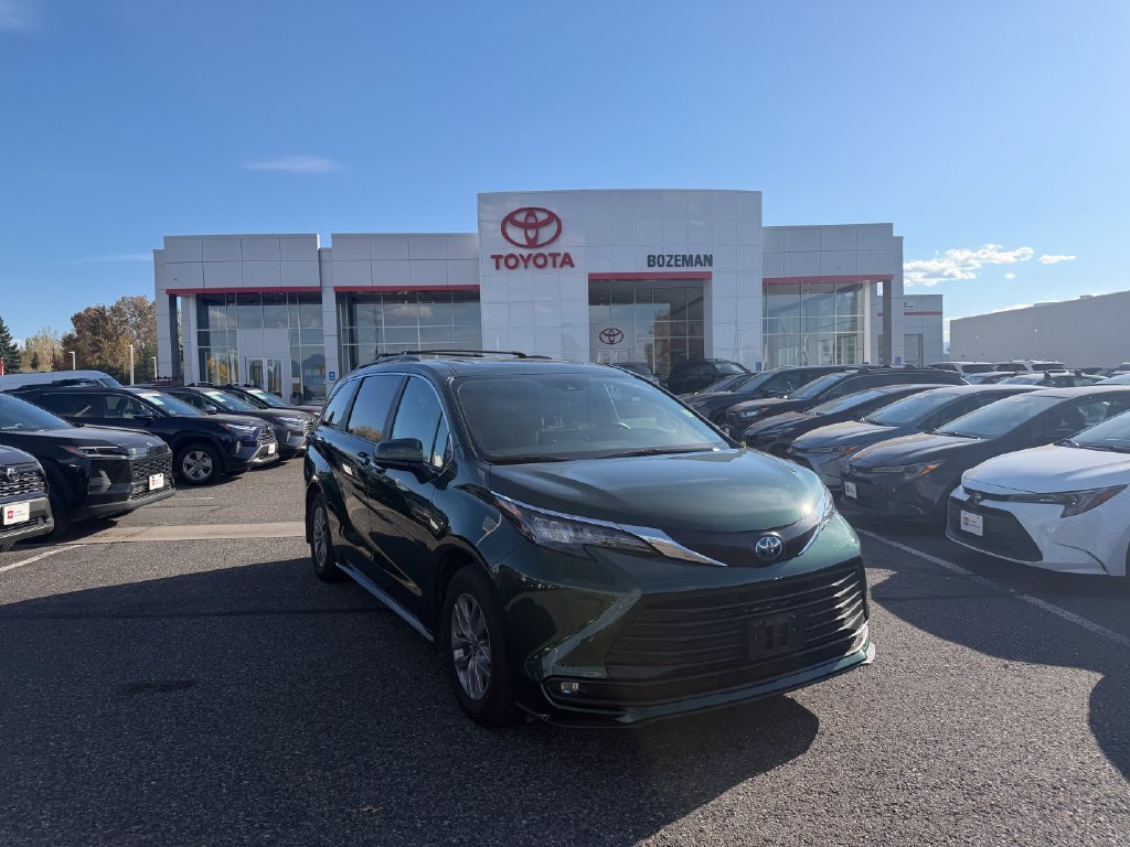 Used 2025 Toyota Sienna XLE w/ XLE Plus Package AWD/4WD image 1