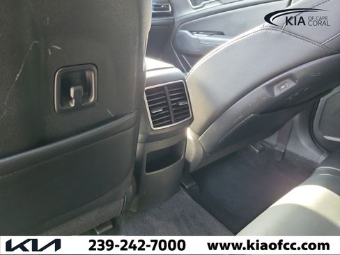 Used 2025 Kia Sportage EX FWD image 12