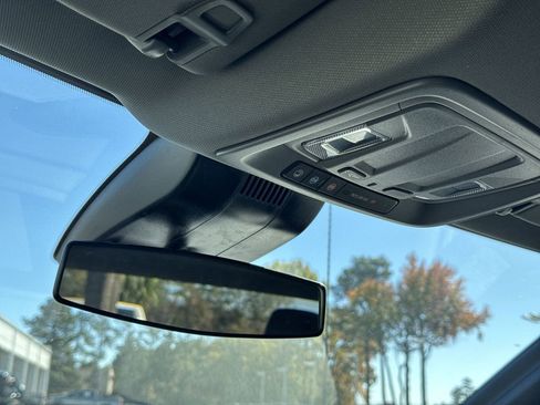 Used 2025 Chevrolet Silverado 1500 Custom image 27