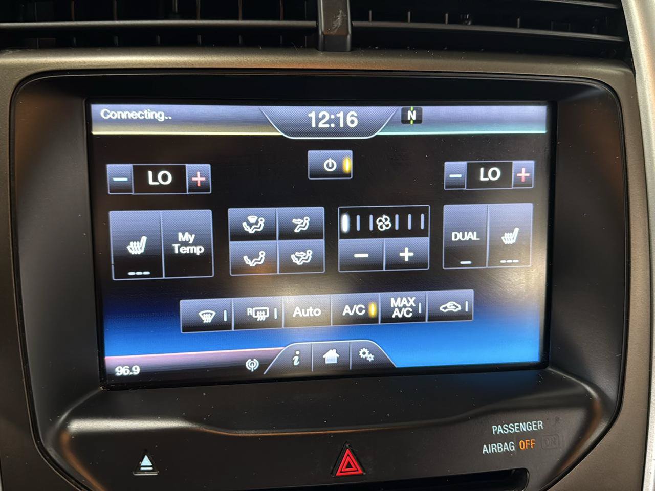 Used 2013 Ford Edge SEL FWD image 19