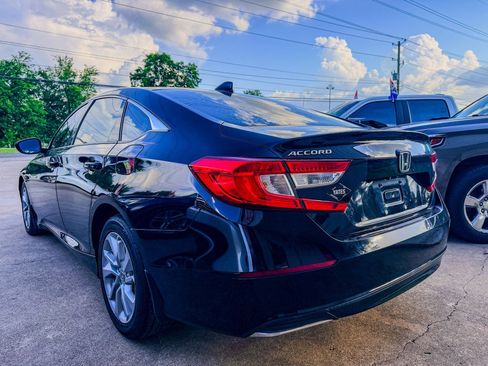 Used 2018 Honda Accord LX image 5