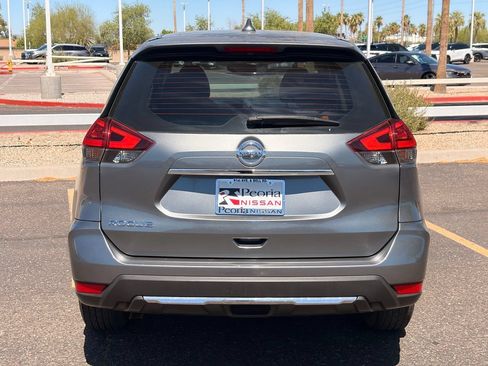 Used 2018 Nissan Rogue S FWD image 5