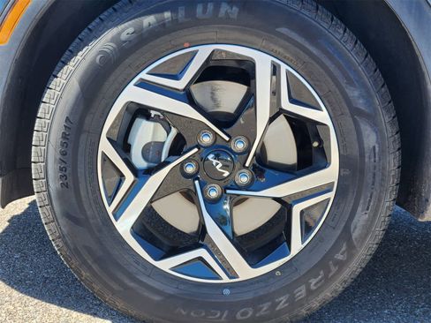 Used 2024 Kia Sportage LX image 10