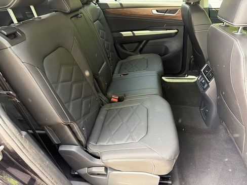 Used 2026 Volkswagen Atlas SE FWD image 15