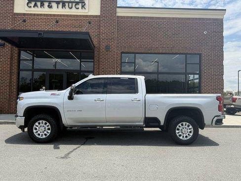 Used 2022 Chevrolet Silverado 2500 LTZ w/ Z71 Off-Road Package AWD/4WD image 4