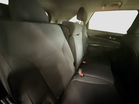 Used 2019 Kia Sorento FWD image 26