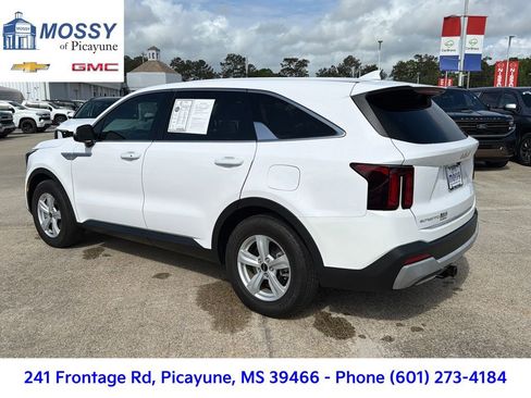 Used 2025 Kia Sorento LX image 5