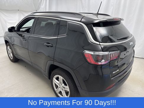 Used 2024 Jeep Compass Latitude w/ Sun and Sound Group AWD/4WD image 5