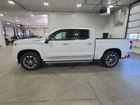 Used 2023 Chevrolet Silverado 1500 High Country w/ Technology Package AWD/4WD image 5