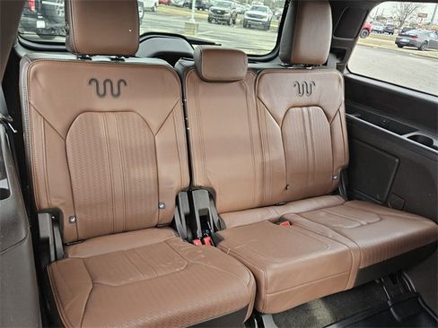 Used 2024 Ford Expedition King Ranch image 17