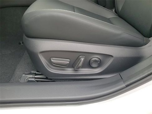 Used 2026 Toyota Prius XLE image 12