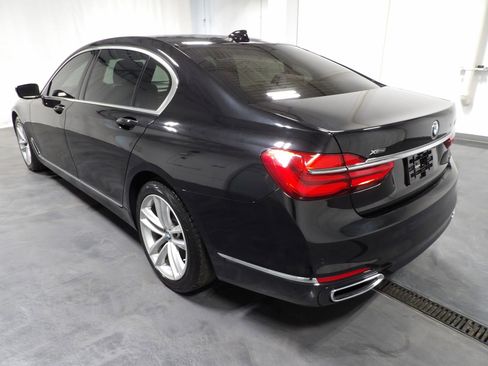 Used 2016 BMW 750i xDrive image 7