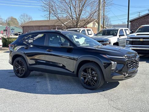 New 2026 Chevrolet Trax ACTIV w/ Driver Confidence Package image 2