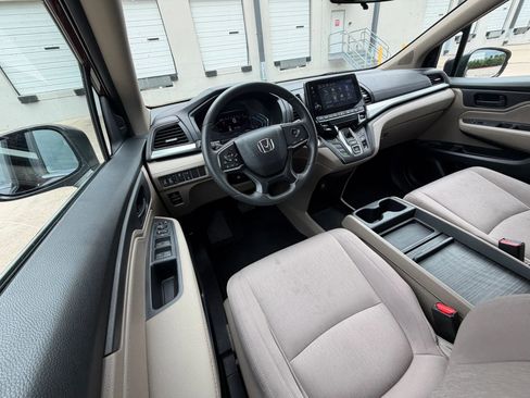 Used 2019 Honda Odyssey EX image 10
