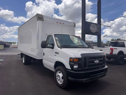 Used 2015 Ford E-350 and Econoline 350 Super Duty image 1