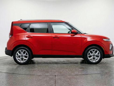 Used 2025 Kia Soul LX w/ LX Technology Package image 11