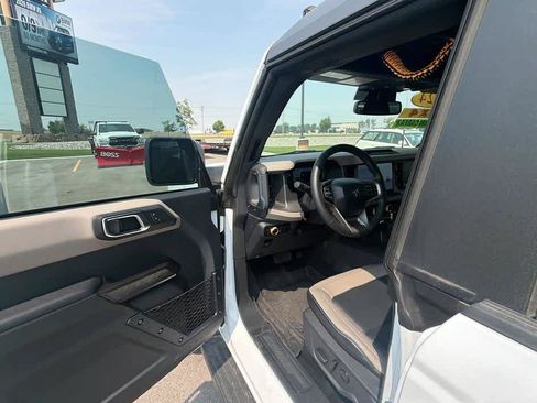 Used 2024 Ford Bronco Wildtrak AWD/4WD image 11