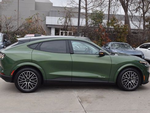 Certified 2025 Ford Mustang Mach-E Premium image 6