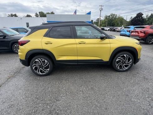 Used 2025 Chevrolet TrailBlazer RS w/ Driver Confidence Package image 7