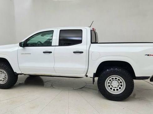 Used 2023 Chevrolet Colorado W/T w/ Advanced Trailering Package AWD/4WD image 4