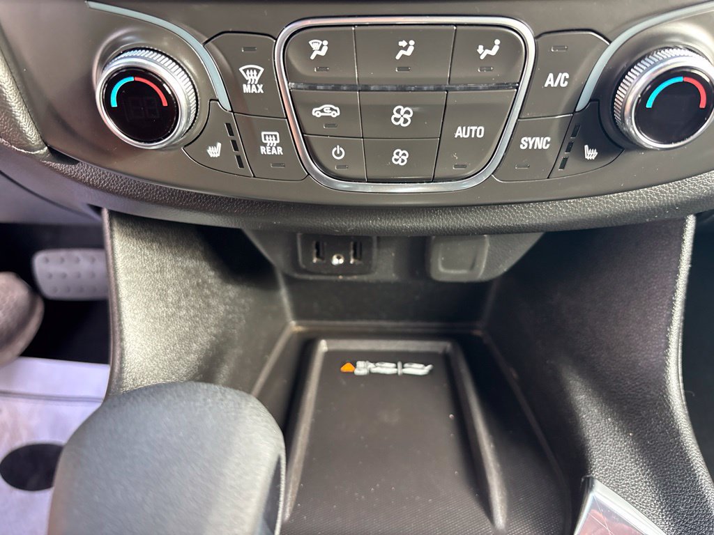 Used 2023 Chevrolet Traverse LT FWD image 20