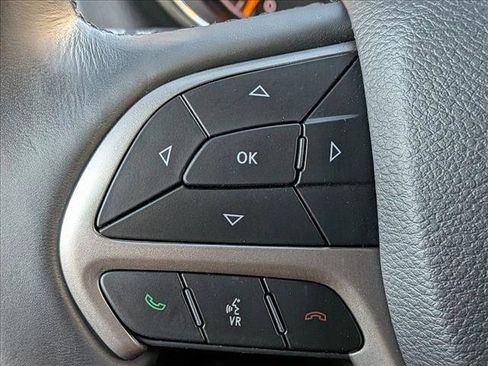 Used 2019 Jeep Grand Cherokee Limited image 17