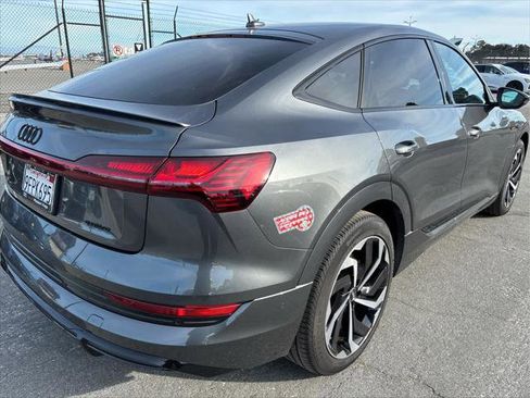 Used 2023 Audi e-tron Premium Plus w/ Premium Plus Package image 3