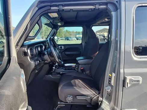 Used 2022 Jeep Gladiator Willys image 19
