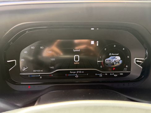 Used 2022 GMC Yukon Denali RWD image 20