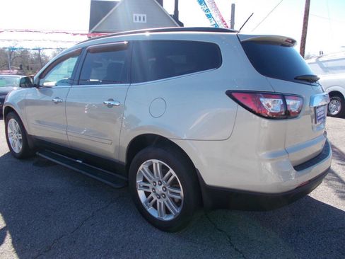 Used 2015 Chevrolet Traverse LT w/ Style and Technology Package image 16