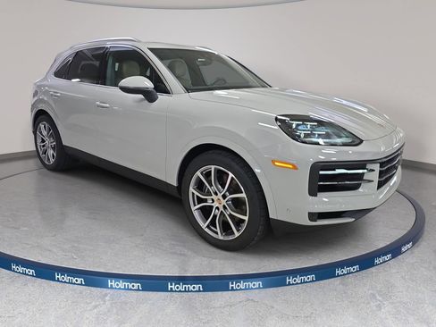 Used 2026 Porsche Cayenne AWD/4WD image 4