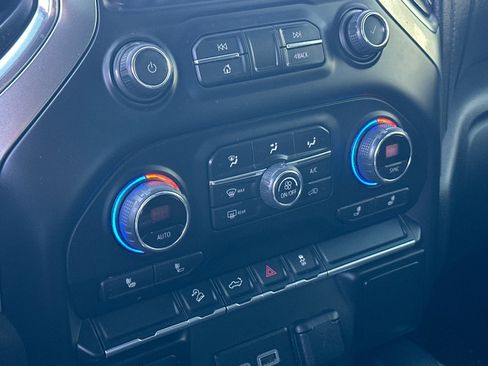 Used 2021 Chevrolet Silverado 1500 LT Trail Boss image 19