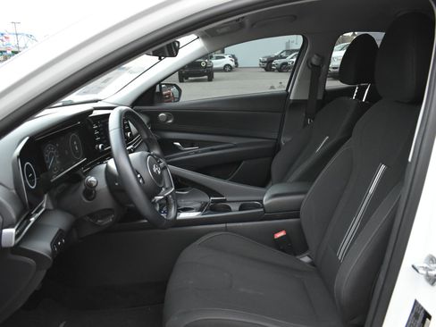 Used 2021 Hyundai Elantra SEL w/ Convenience Package image 14