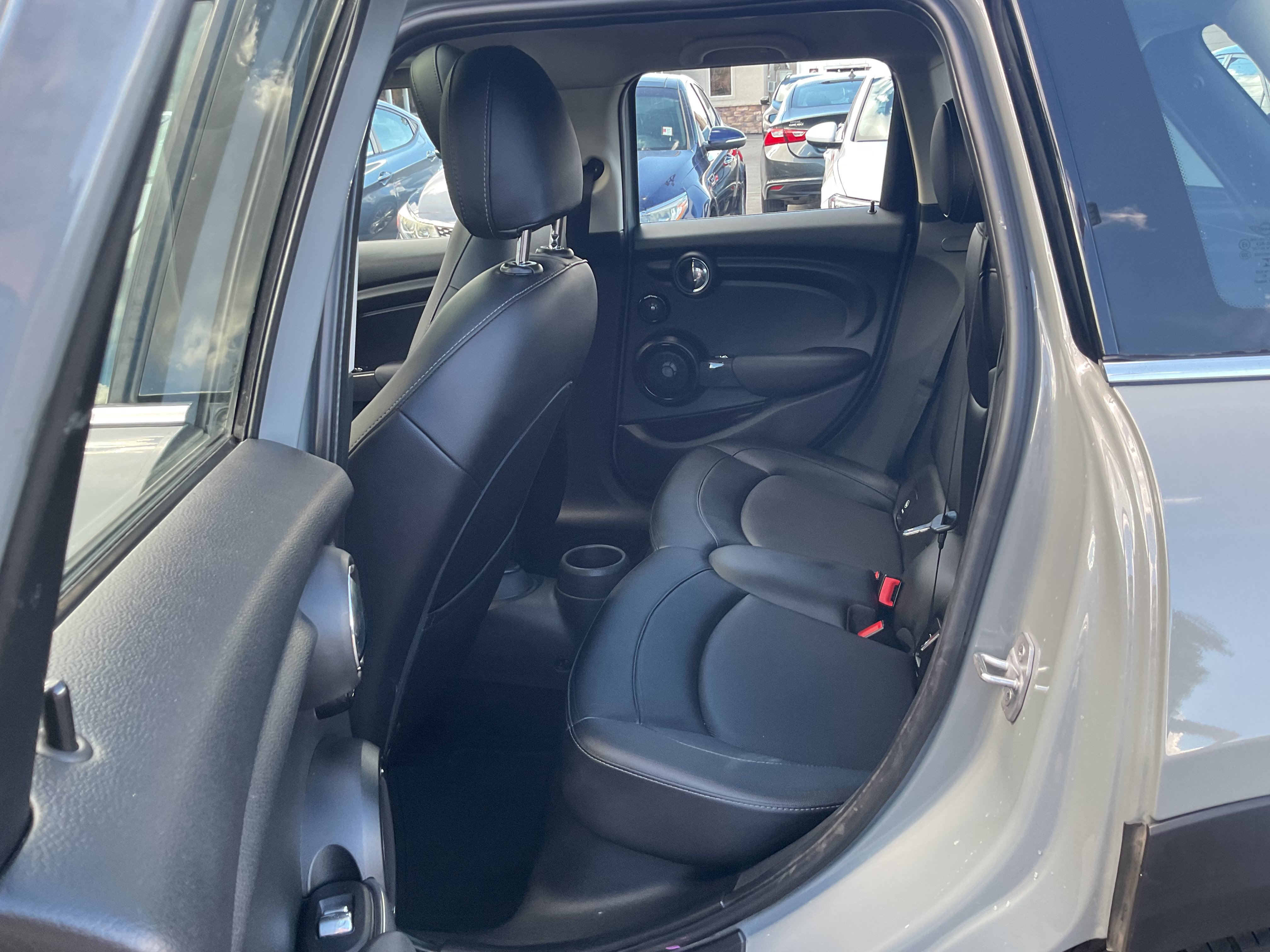 Used 2016 MINI Cooper 4-Door Hardtop FWD image 12