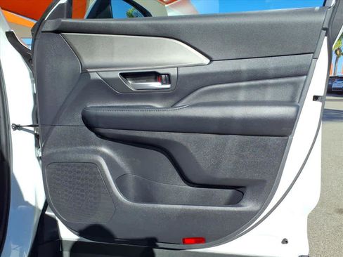 Certified 2025 Toyota Grand Highlander AWD image 24