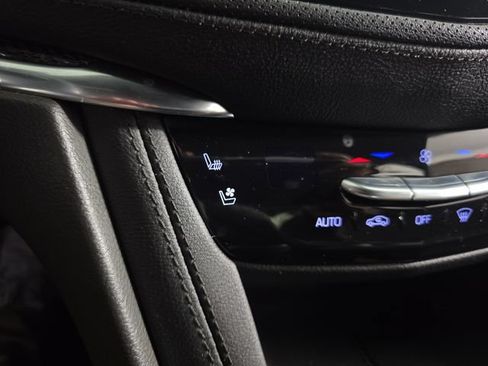 Certified 2022 Cadillac XT5 Sportv w/ Technology Package AWD/4WD image 15