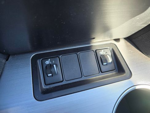 Used 2012 Toyota Camry SE image 18