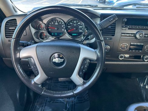 Used 2009 Chevrolet Silverado 2500 LT w/ Interior Plus Package AWD/4WD image 31