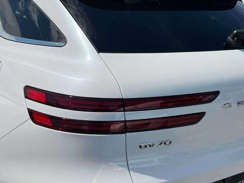Certified 2026 Genesis GV70 2.5T AWD/4WD image 10
