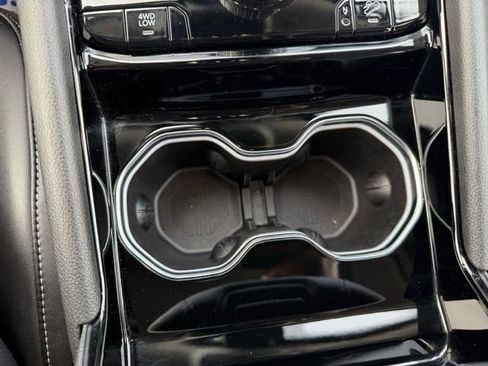 Used 2023 Jeep Grand Cherokee 4WD 4xe image 10