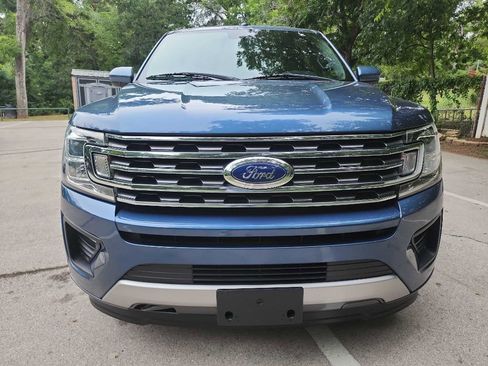 Used 2018 Ford Expedition XLT image 2