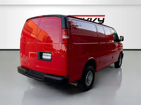 Used 2024 Chevrolet Express 2500 image 7