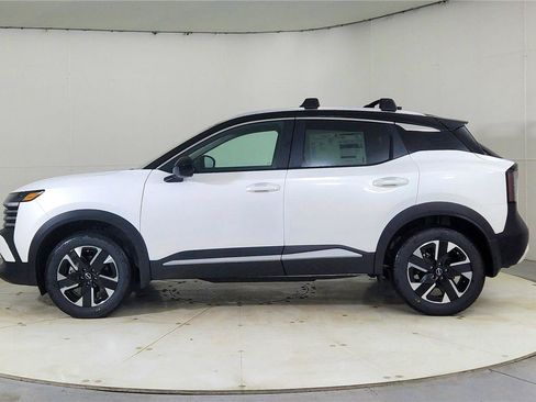 New 2026 Nissan Kicks SV w/ Cold Weather Package AWD/4WD image 4