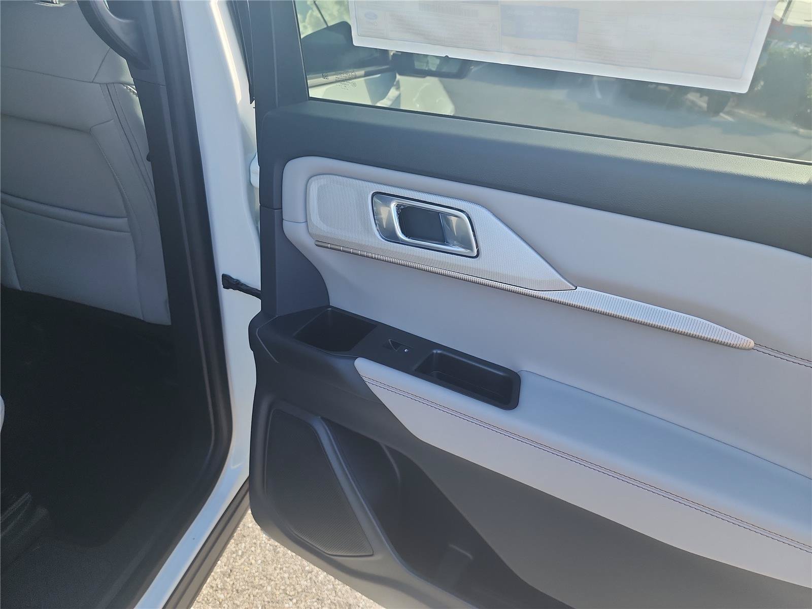 New 2027 Ford Explorer Active w/ Active Comfort Package RWD image 19