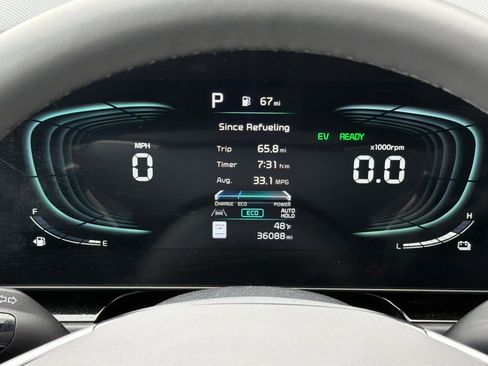 Used 2023 Kia Niro SX image 25