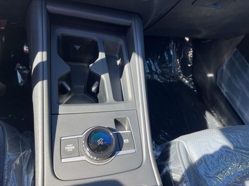 New 2025 Volkswagen Tiguan SE R-Line image 25