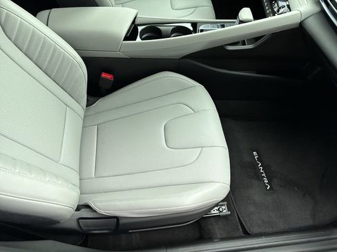New 2026 Hyundai Elantra Limited image 18