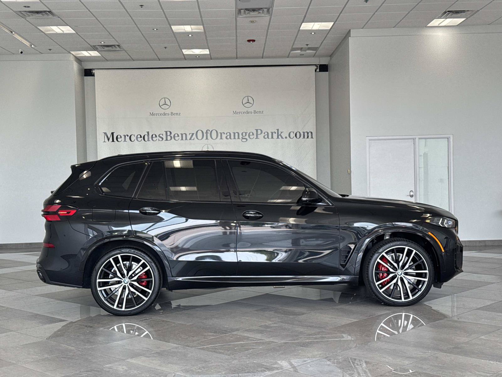 Used 2025 BMW X5 M60i w/ Climate Comfort Package AWD/4WD image 3